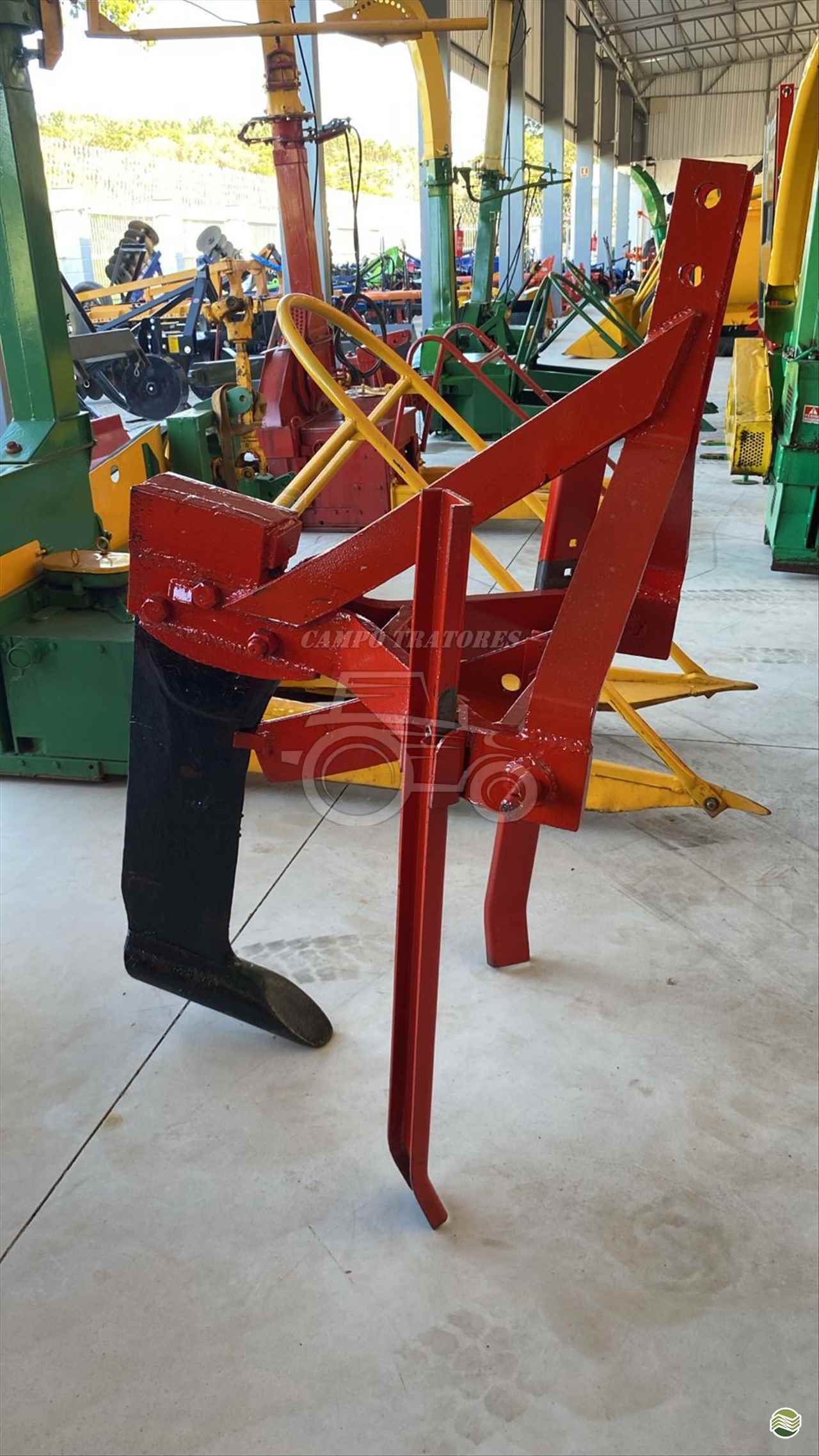 IMPLEMENTOS AGRICOLAS SULCADOR 1 LINHA Campo Tratores SAO CARLOS SÃO PAULO SP